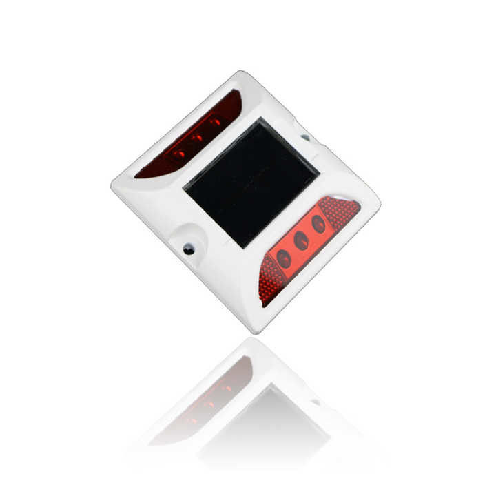 IP68 nhấp nháy Aluminium ổn định mặt trời đường Stud 5 màu sắc cho đường tối